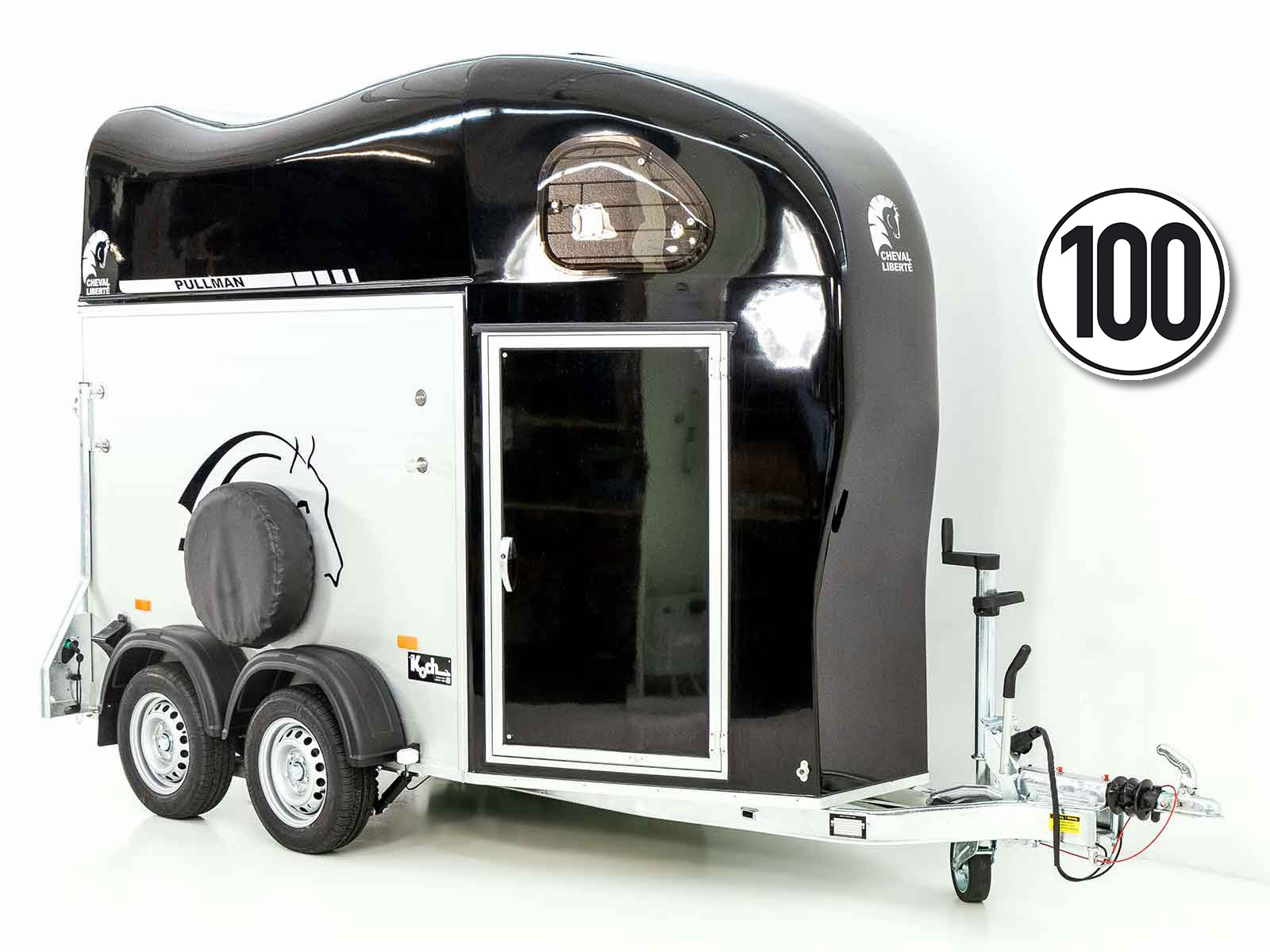 1-cheval-16.jpg Cheval Liberte Pferdeanhänger GOLD One 1,5er | Pullman-Fahrwerk | schwarz - Neu – Image 1