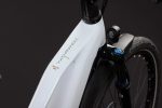 Cube Kathmandu Hybrid Deluxe Pro 800 metallicwhite´n´chrome Trapeze 2027 – Image 2