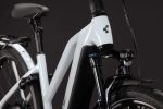 Cube Kathmandu Hybrid Deluxe Pro 800 metallicwhite´n´chrome Trapeze 2027 – Image 6