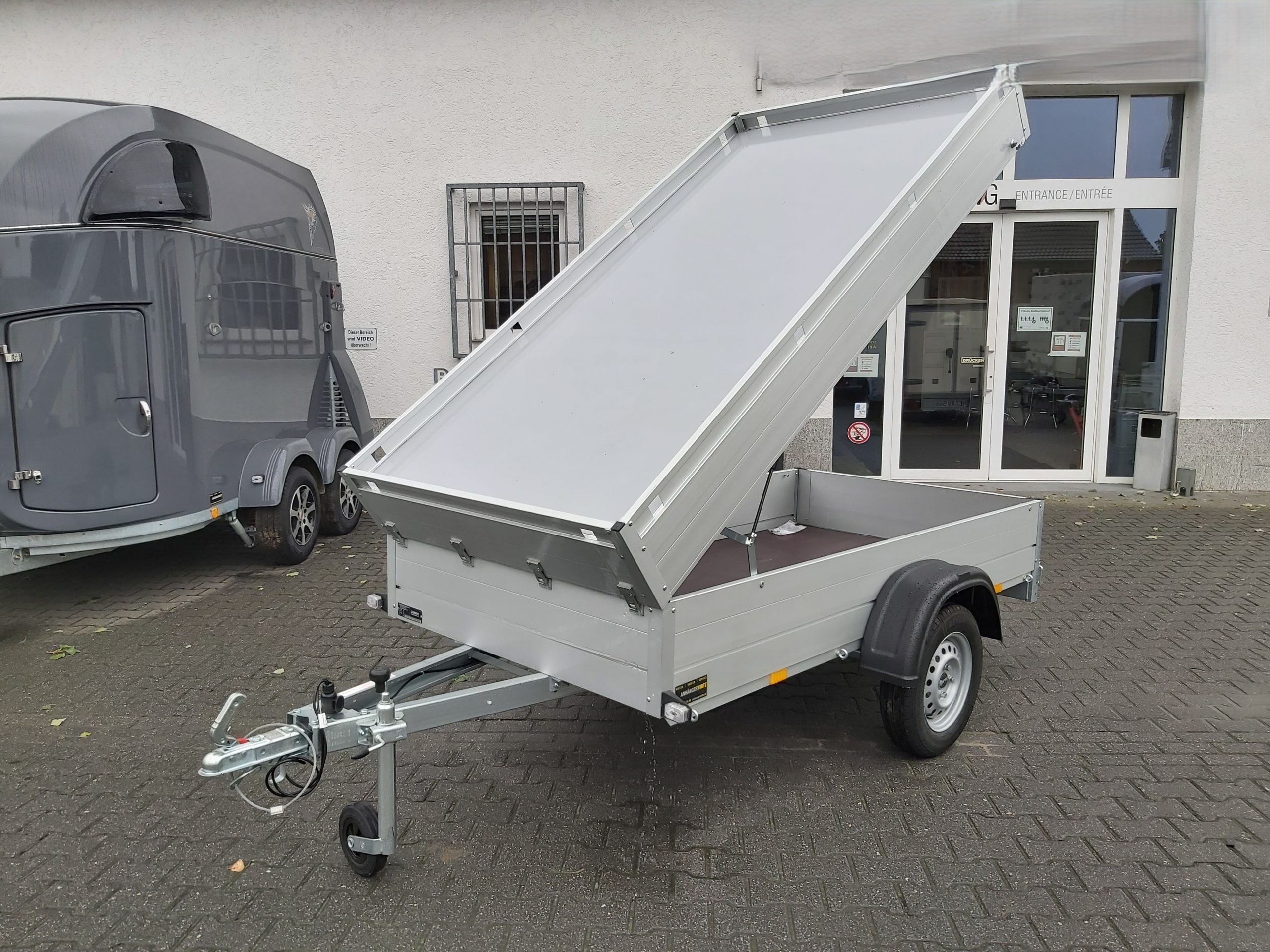 20200826_122956-scaled-1.jpg ALUBOXX Deckelanhänger GT 750 HT 251x126x48cm (S) 750kg – Image 1