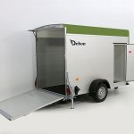 Debon Kofferanhänger C300 148x295cm H:190cm 1,3t Alu, Polybug|Tür|olivgrün-Neu