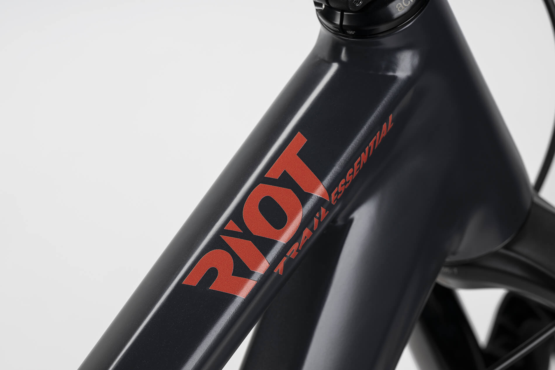 Ghost Riot Trail Essential dark grey/orange - matt – Image 4
