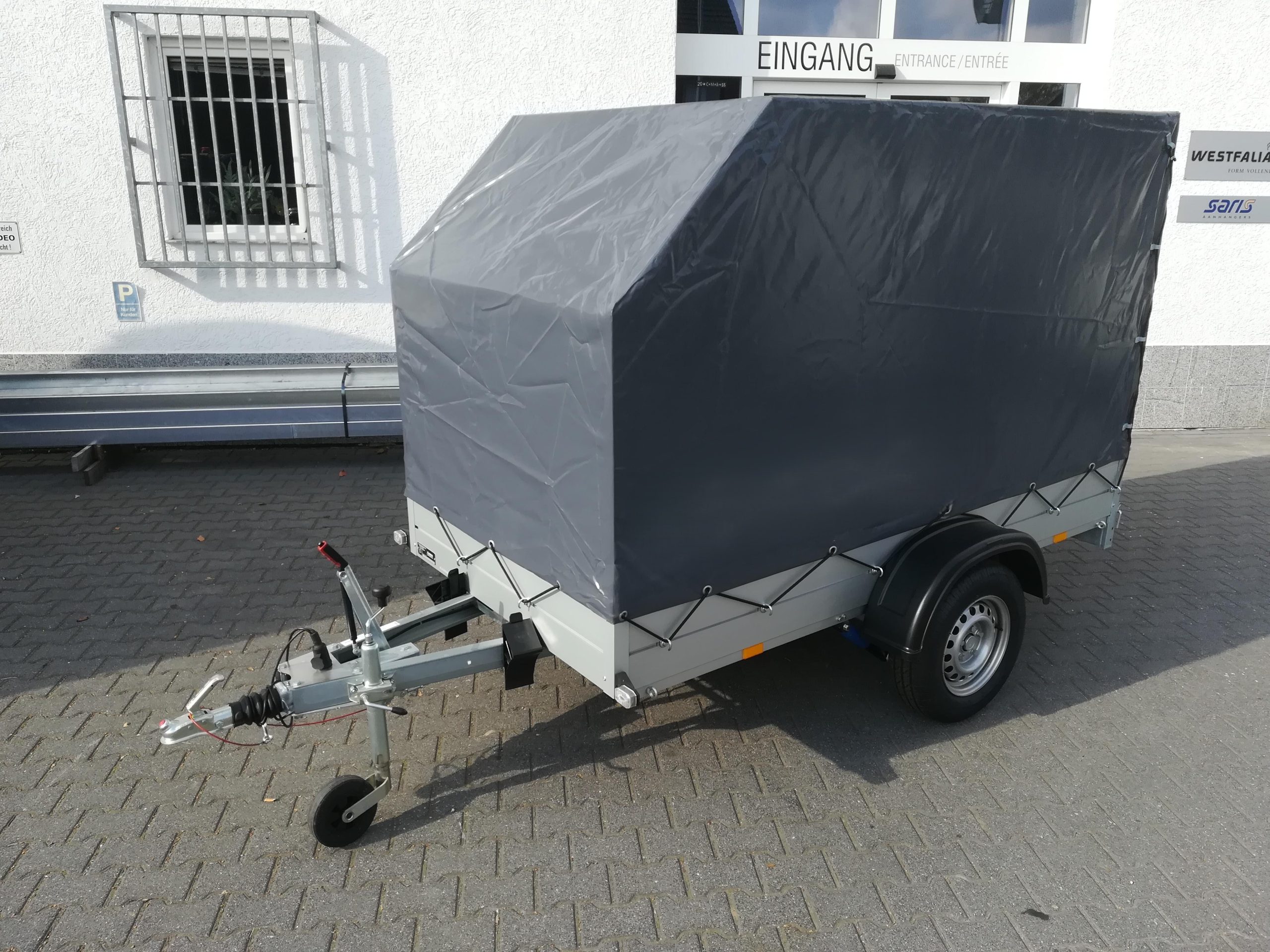 45954-15515-scaled-1.jpg Aluliner Planen Anhänger GTB 1200 251x126x150cm +Hochplane grau schräg (S) 1200kg – Image 1