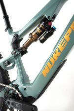 Nukeproof Kilowatt C 297 Factory T-X0 Green/Gold 2026 – Image 5