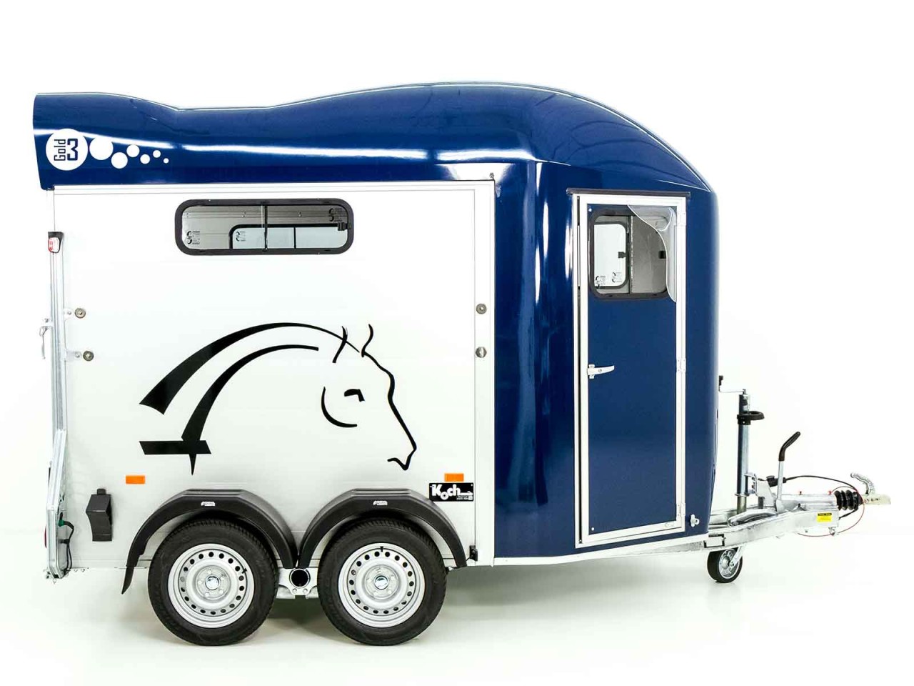 70.jpg Cheval Liberte Pferdeanhänger GOLD 3|Premium|Pullman2|Sattelkammer-Neu – Image 1