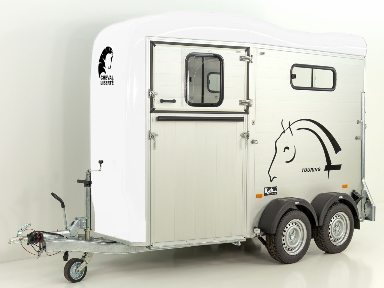 76.jpg Cheval Liberte Pferdeanhänger Touring One 1,5er|Pullman-Fahrwerk|Frontausstieg|weiß-Neu – Image 1