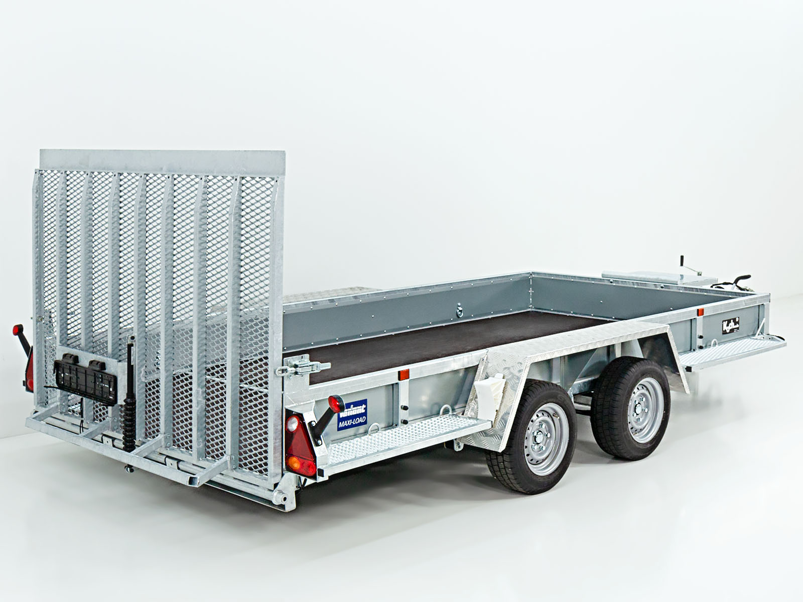 8-arb-3.jpg Variant Baumaschinenanhänger Maxi Load 180×400 3,5t | Rampe | Beavertail - Neu – Image 1