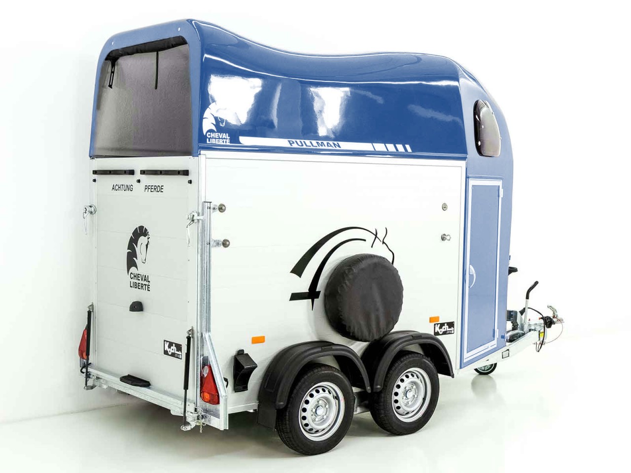 81.jpg Cheval Liberte Pferdeanhänger GOLD One 1,5er|Pullman-Fahrwerk|blau-Neu – Image 1