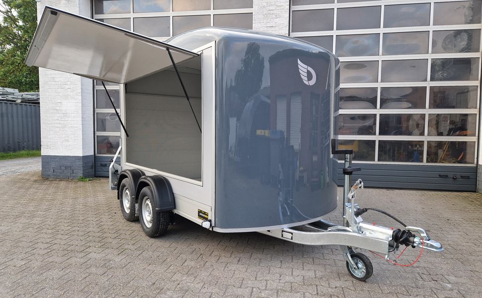 csm_20240602_205519_ecd9ea6421.jpg Cargo Roadster 500 312x167x199cm Sandwich Poly irongrey Seitenklappe Seitentür 2000kg Pullman 100km – Image 1