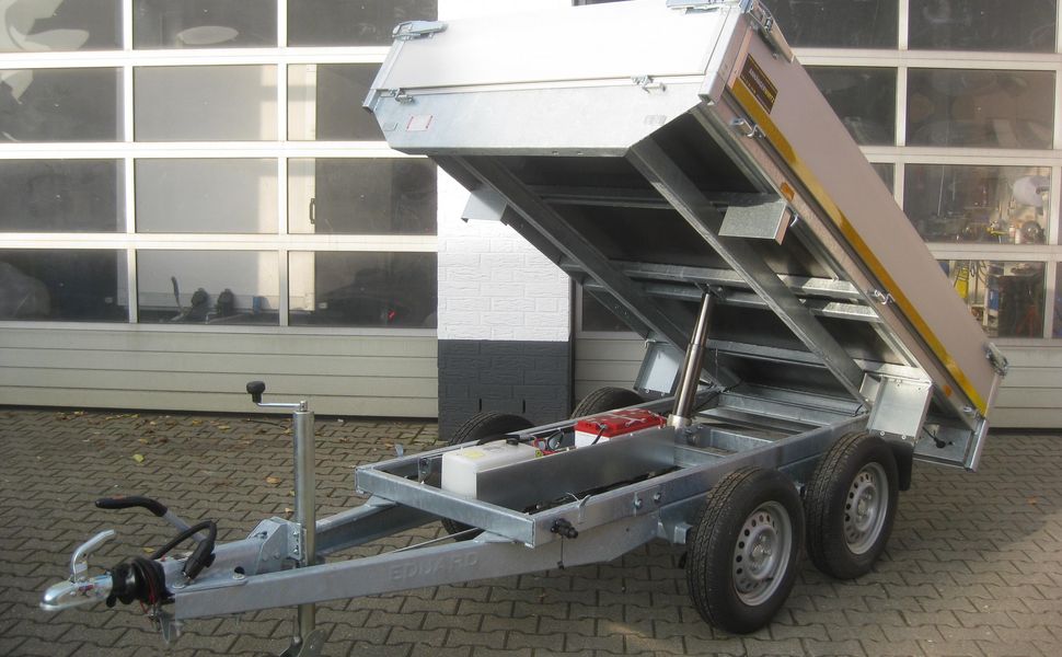csm_45011-7980_69bddd59fc.jpg Heck Kipper 260x150x30cm Lfh: 72cm Elektrisch & NHP Funk (S) 2000kg Abverkauf – Image 1