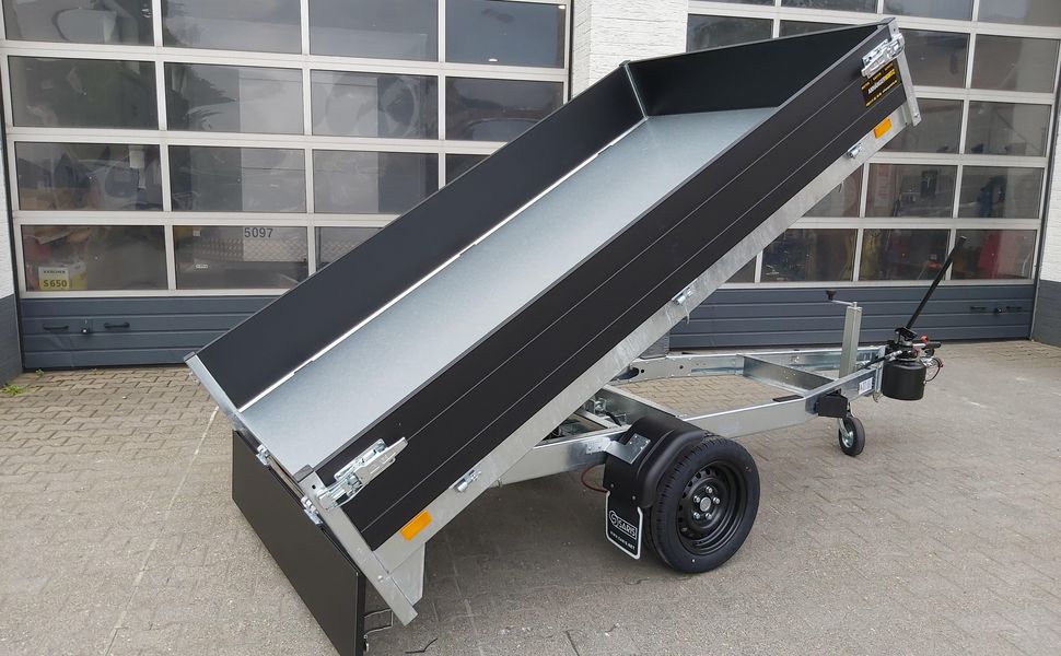 csm_47744-14636_2d15908969.jpg Saris Kipper K1 256 150 1500 1 256x150x30cm black Edition Handpumpe 13″ (S) 1500kg Online Aktion – Image 1