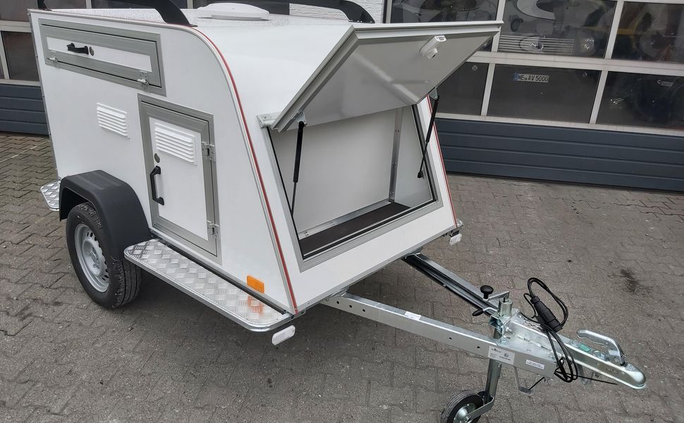 csm_48241-17110_2ae59467ed.jpg Koffer HundeTransport Anhänger TOM DOG 3 S 3 Boxen Staufach Lüfter Gepäckraum 750kg 100km/H Aktion – Image 1