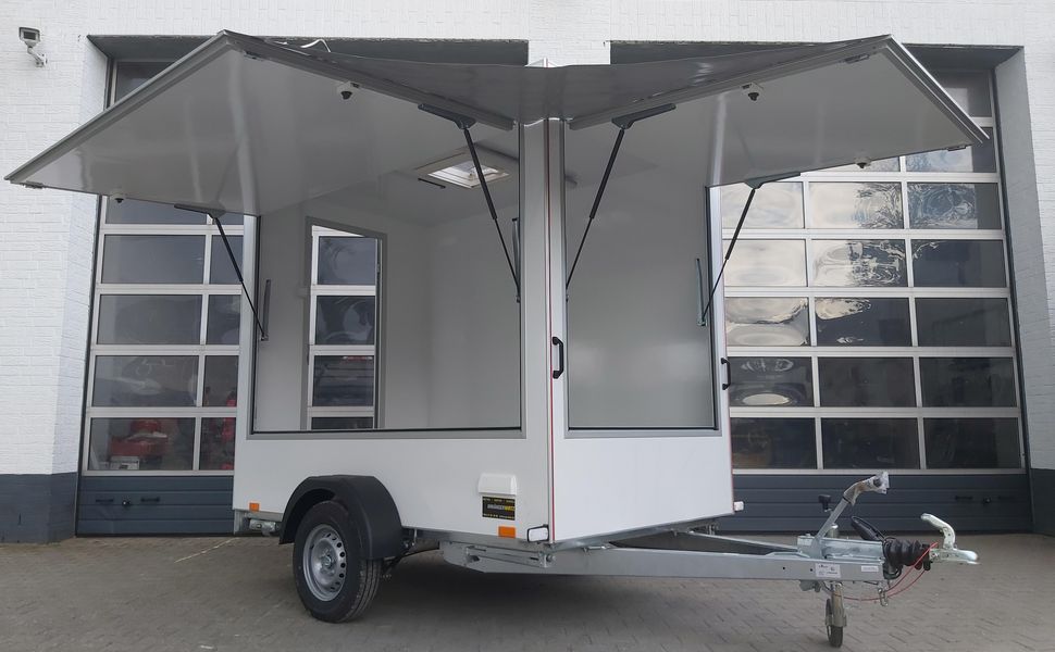 csm_48378-17447_b91b036f8a.jpg Verkaufsanhänger TFS Multi VK 250.02 250x150x200 2 Klappen Hecktür 230V IL Dachlüfter 100kmH 1300kg – Image 1