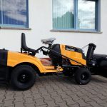 Cub Cadet LT3 PR105 Rasentraktor mit Schneefräsen-Anbaugerät
