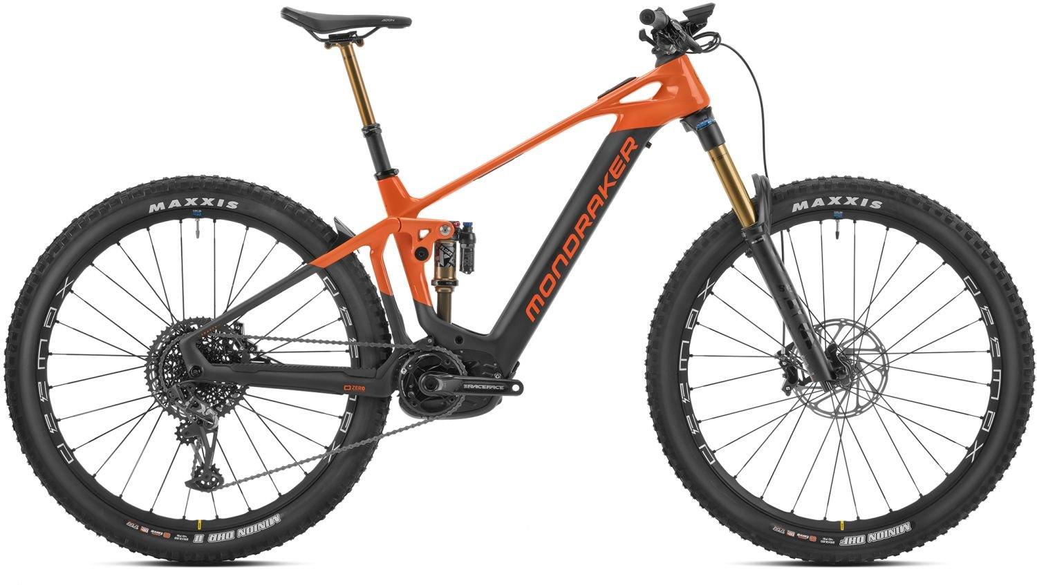 mondraker-crafty-carbon-rr-matte-carbon-gloss-orange-2023-liquid-life-1-36763265597749.jpg Mondraker Crafty Carbon RR Matte Carbon / Gloss Orange – Image 1