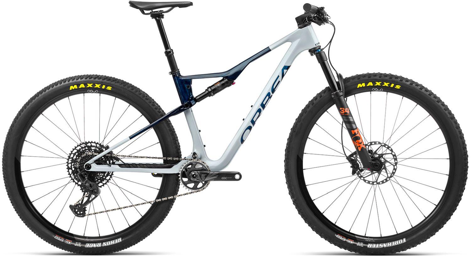 orbea-oiz-m20-halo-silver-blue-carbon-view-2023-liquid-life-36763603271989.jpg Orbea OIZ M20 Halo Silver-Blue Carbon View – Image 1